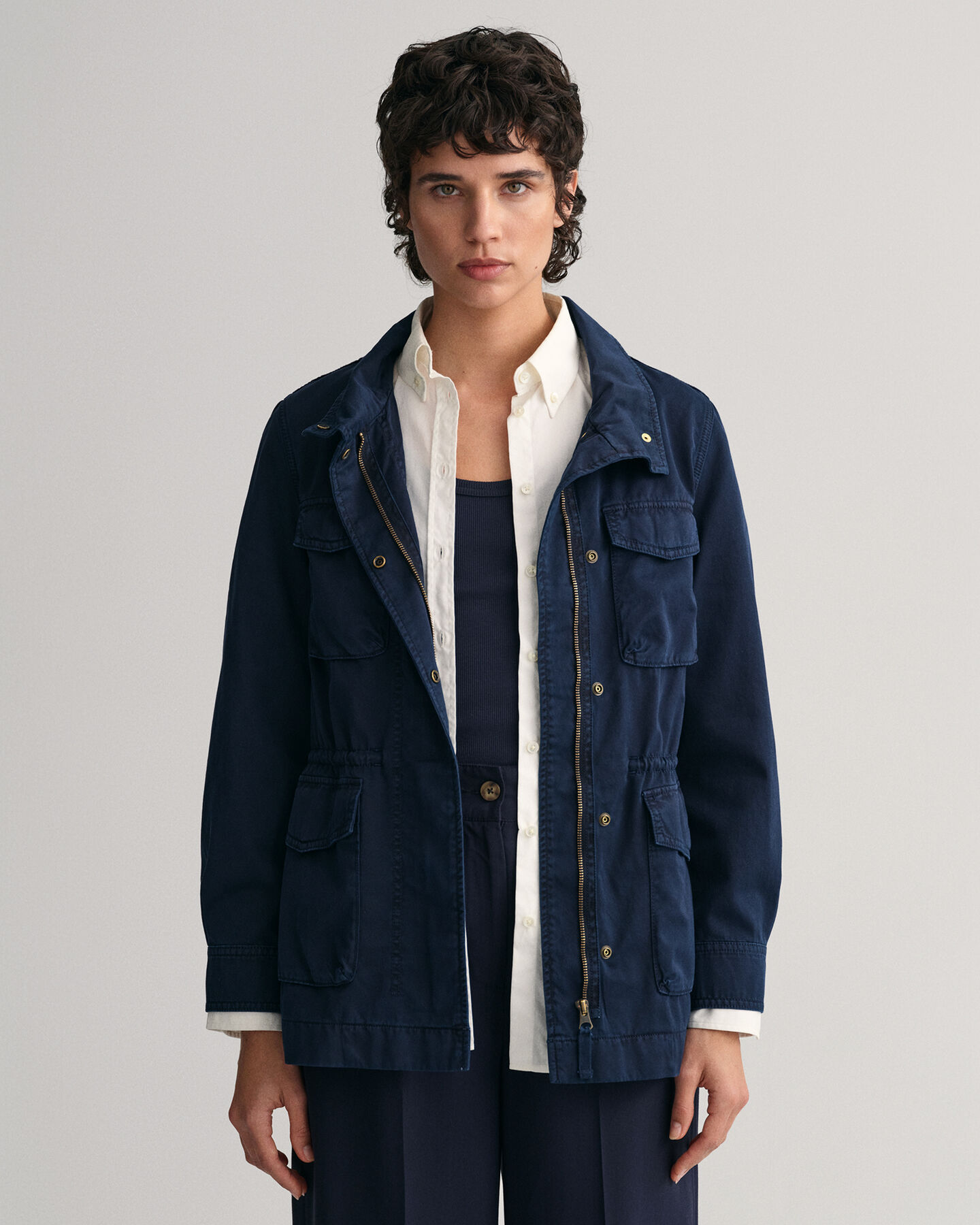 Valmiina värjätty armeijatakki