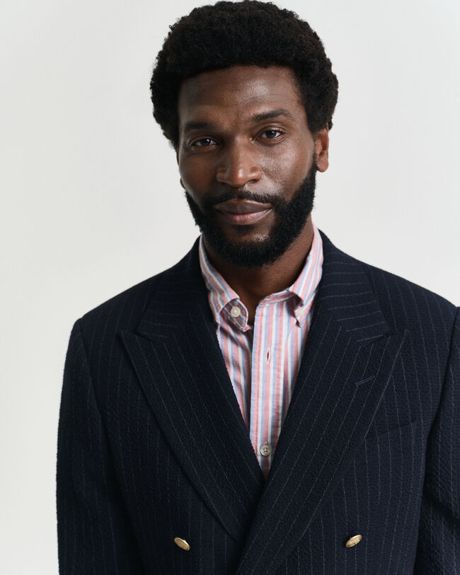 Slim fit -mitoitettu raidallinen seersucker-klubitakki