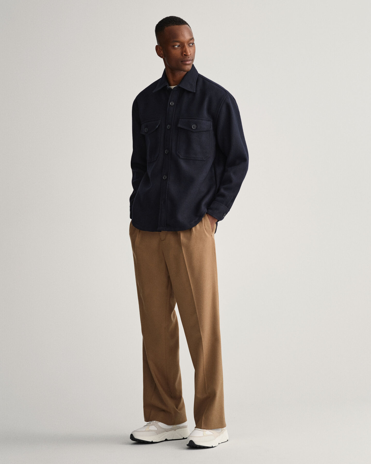 Villasekoitteesta valmistettu päällyspaita