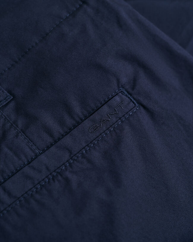 Relaxed fit ‑mitoitetut kevyet chinot