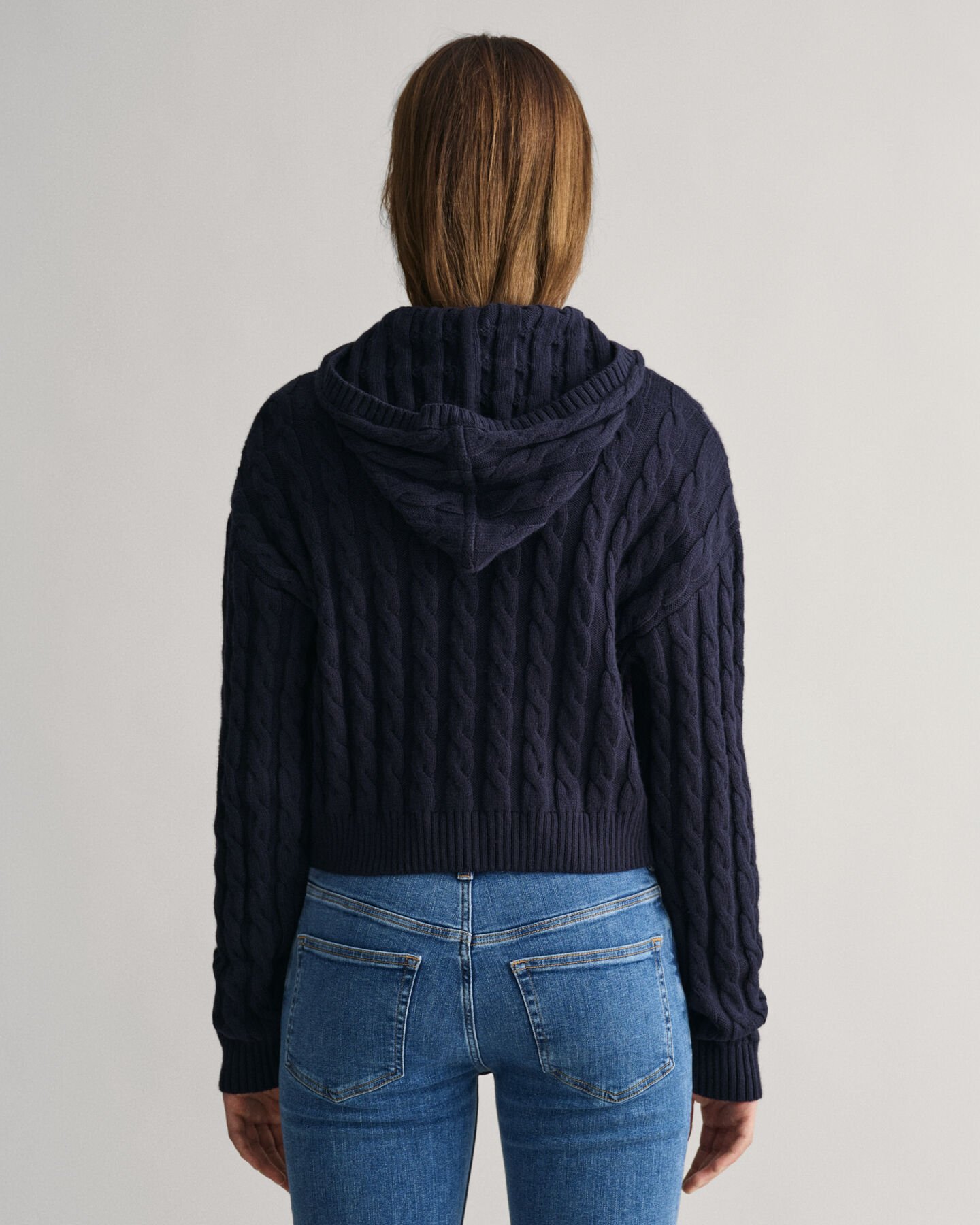 Teen Girls ‑malliston lyhyt palmikkoneulottu Shield-vetoketjuhuppari