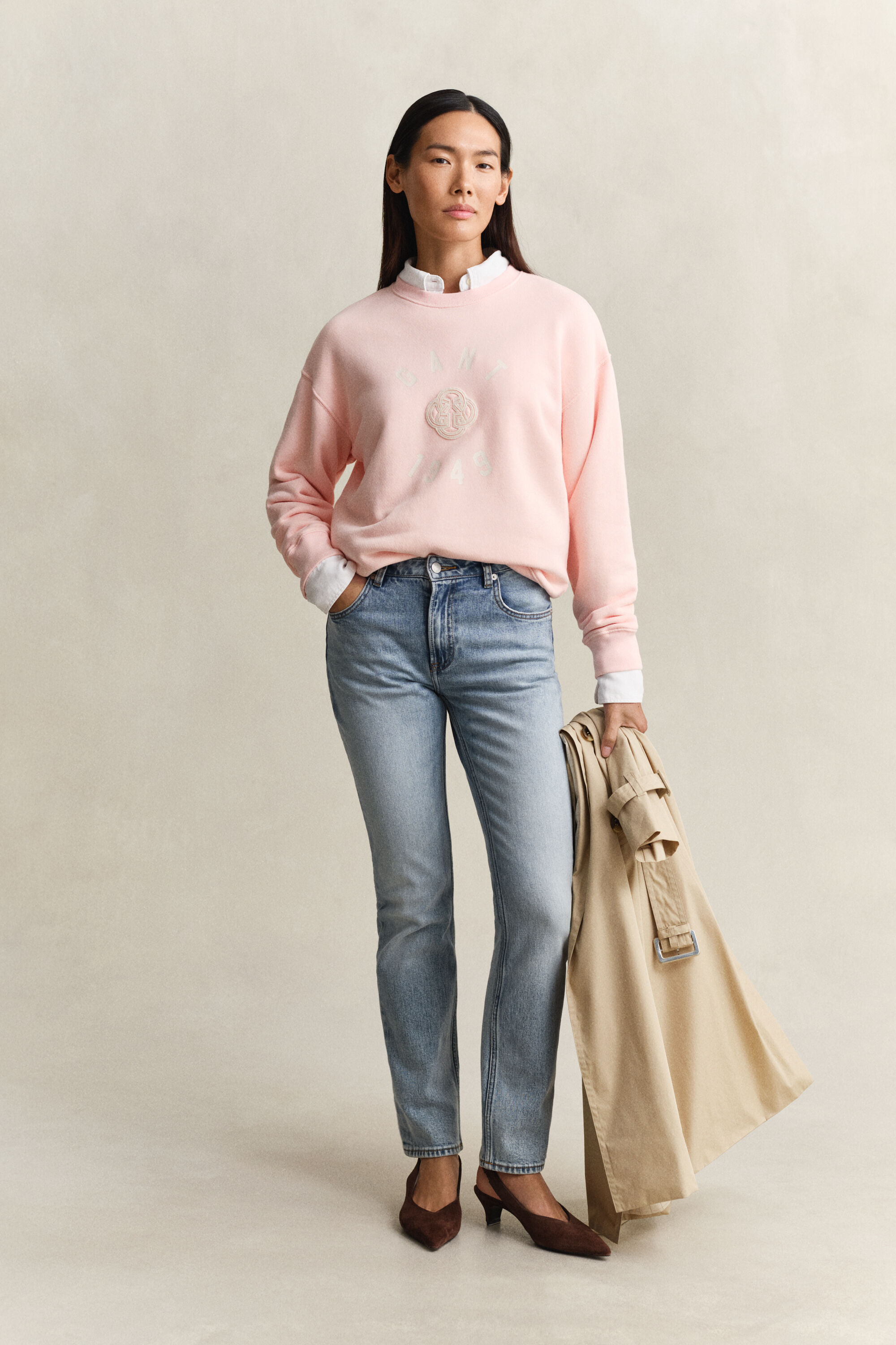 Graphic-collegepaita, pyöreä pääntie