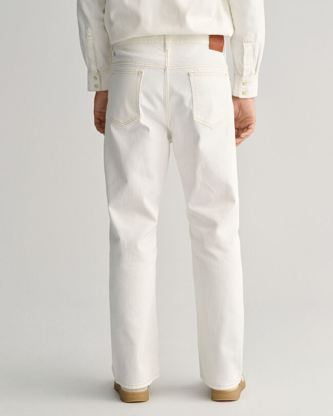 Loose fit ‑mitoitetut valkoiset farkut