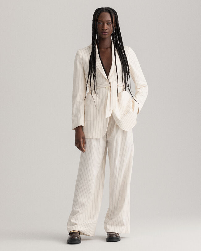 Liituraitableiseri vyöllä