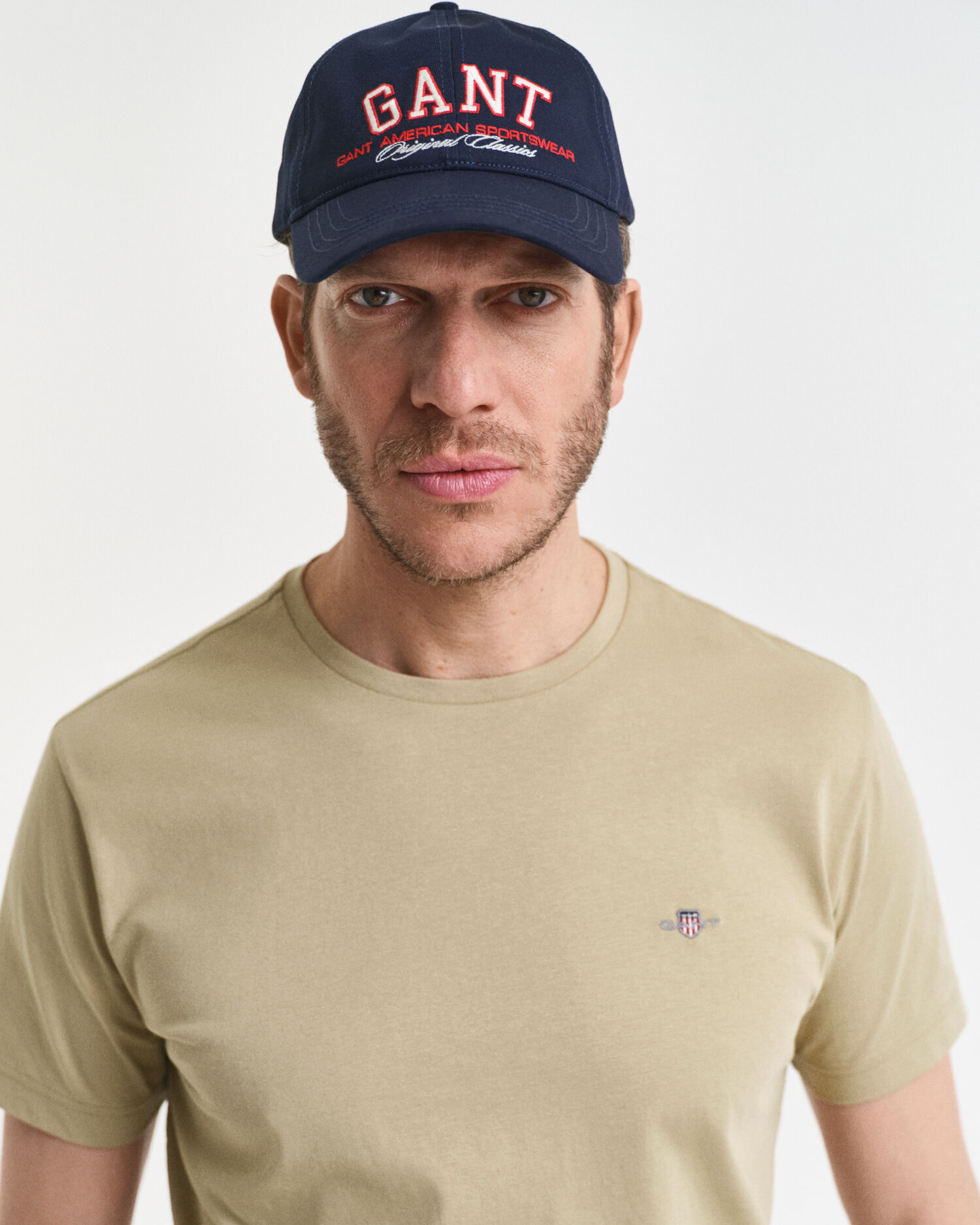 Regular fit ‑mitoitettu Shield-t‑paita