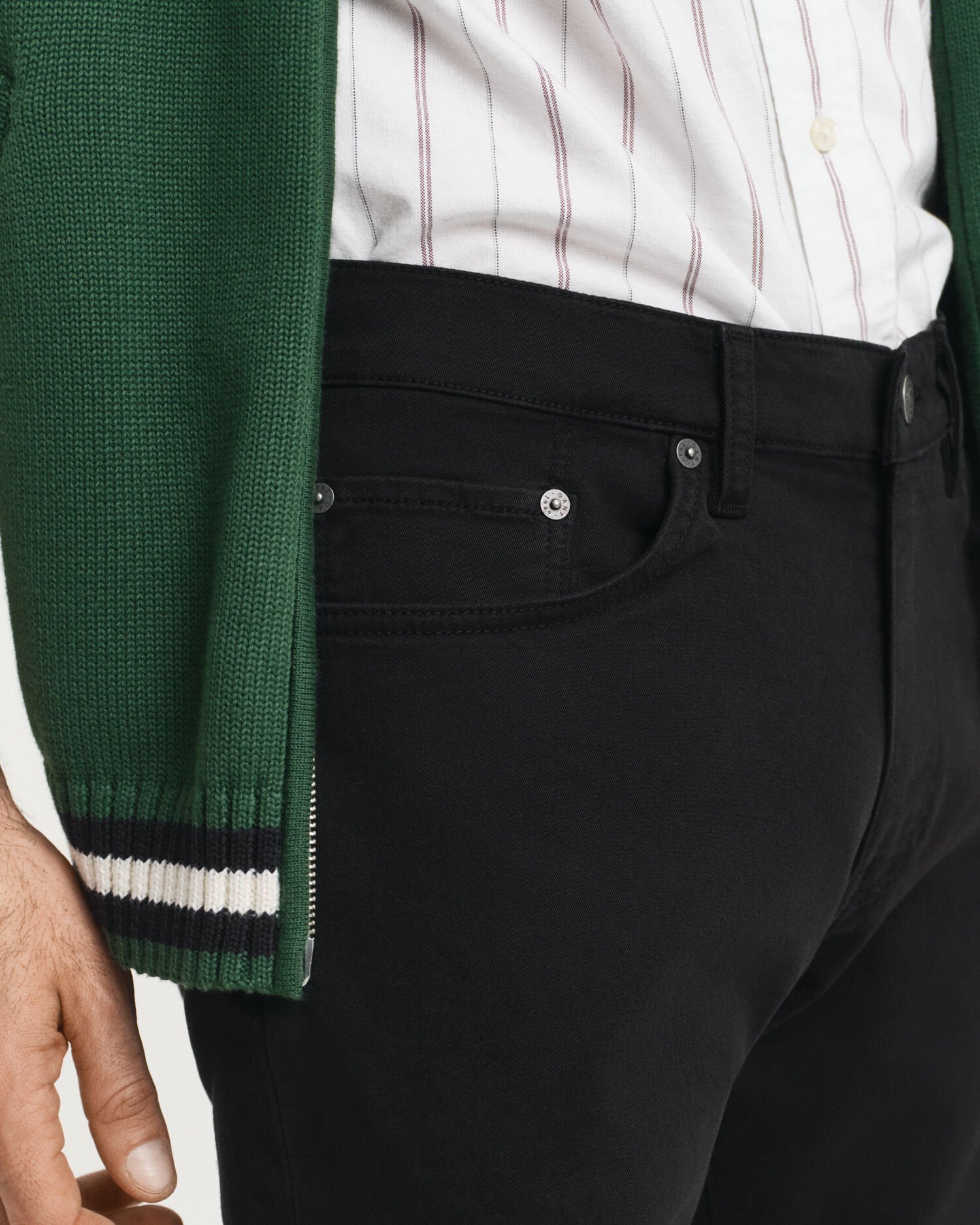 Slim fit ‑mitoitetut Desert-farkut