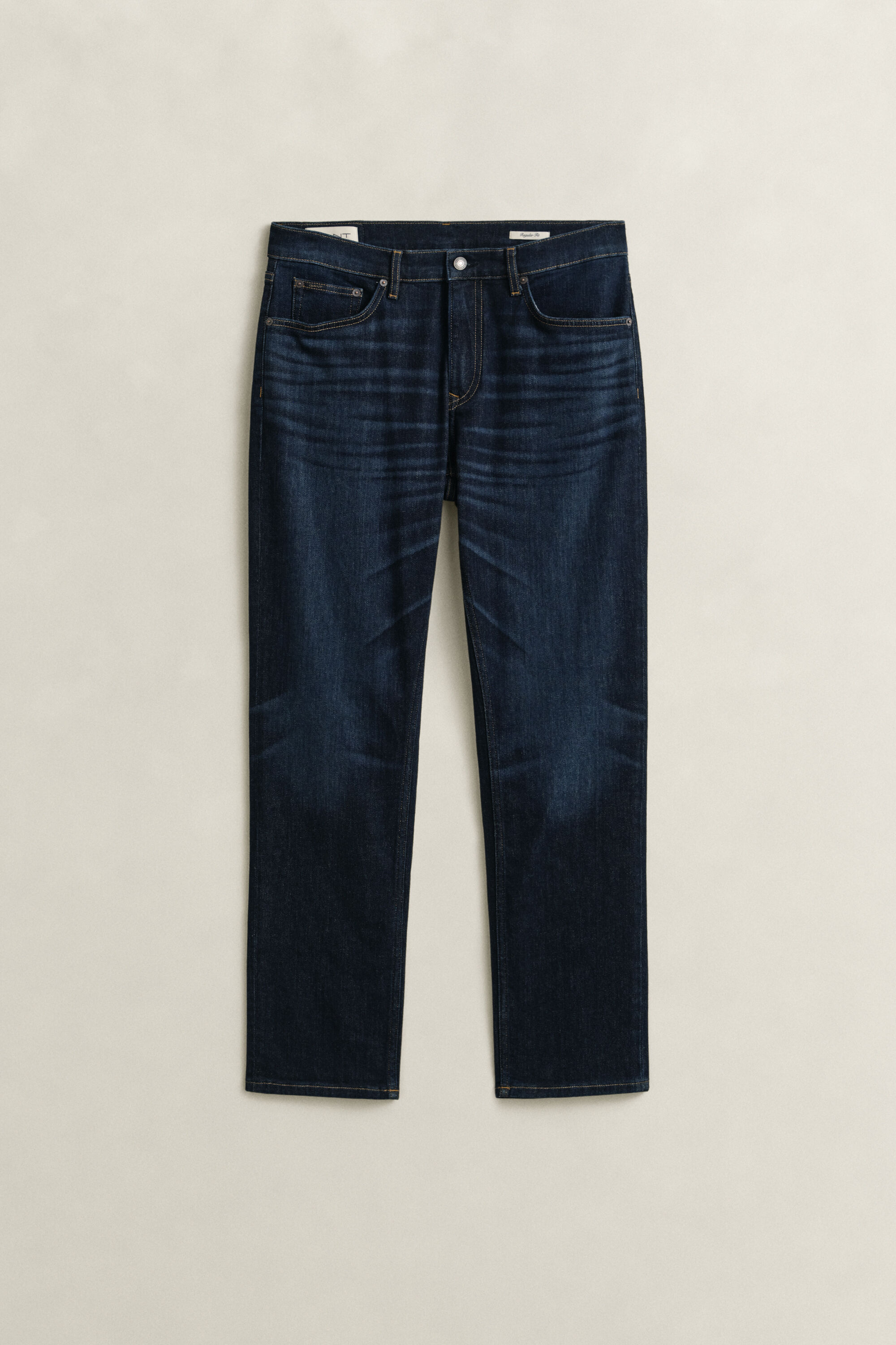 Regular fit ‑mitoitetut farkut