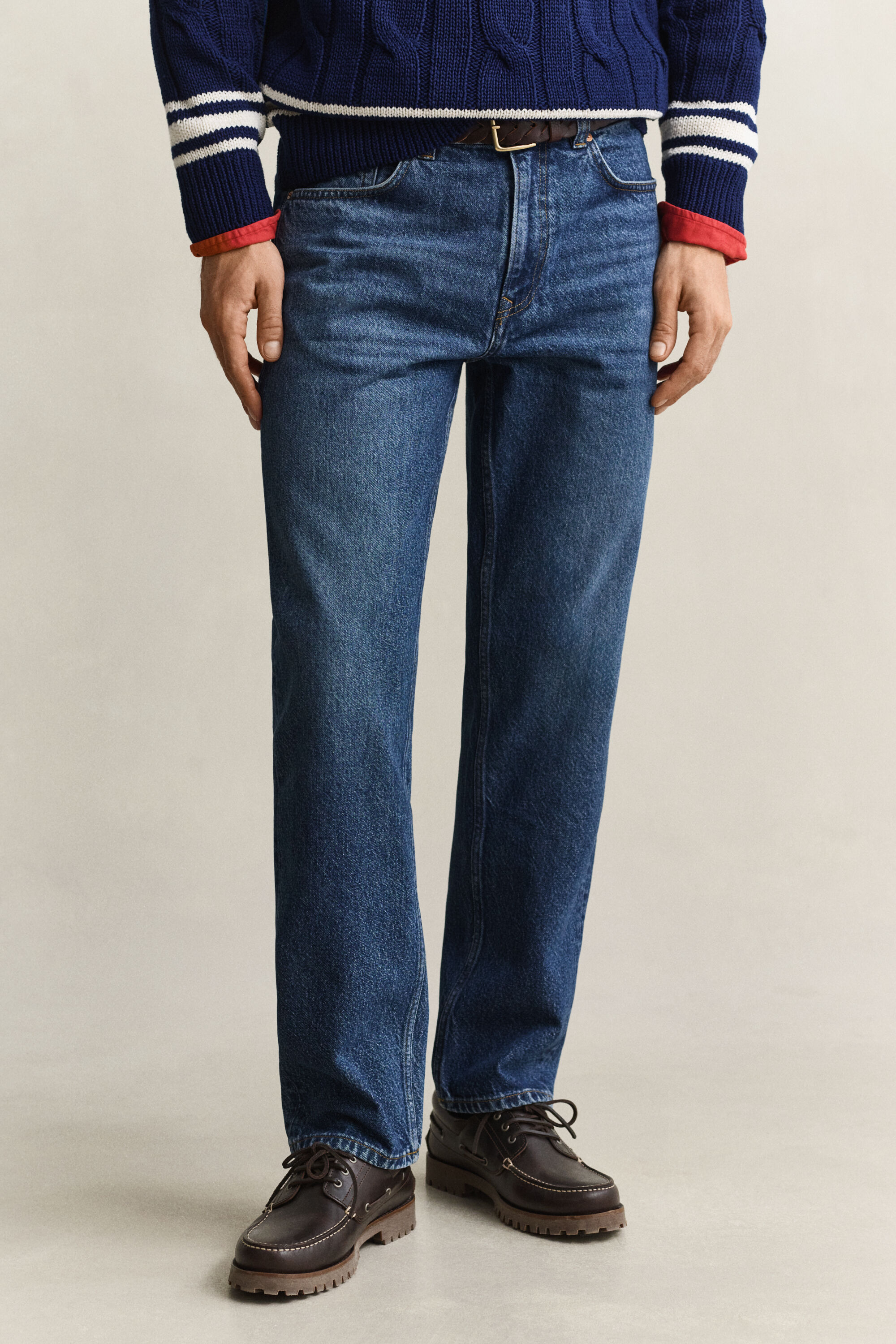 Straight fit ‑mitoitetut farkut