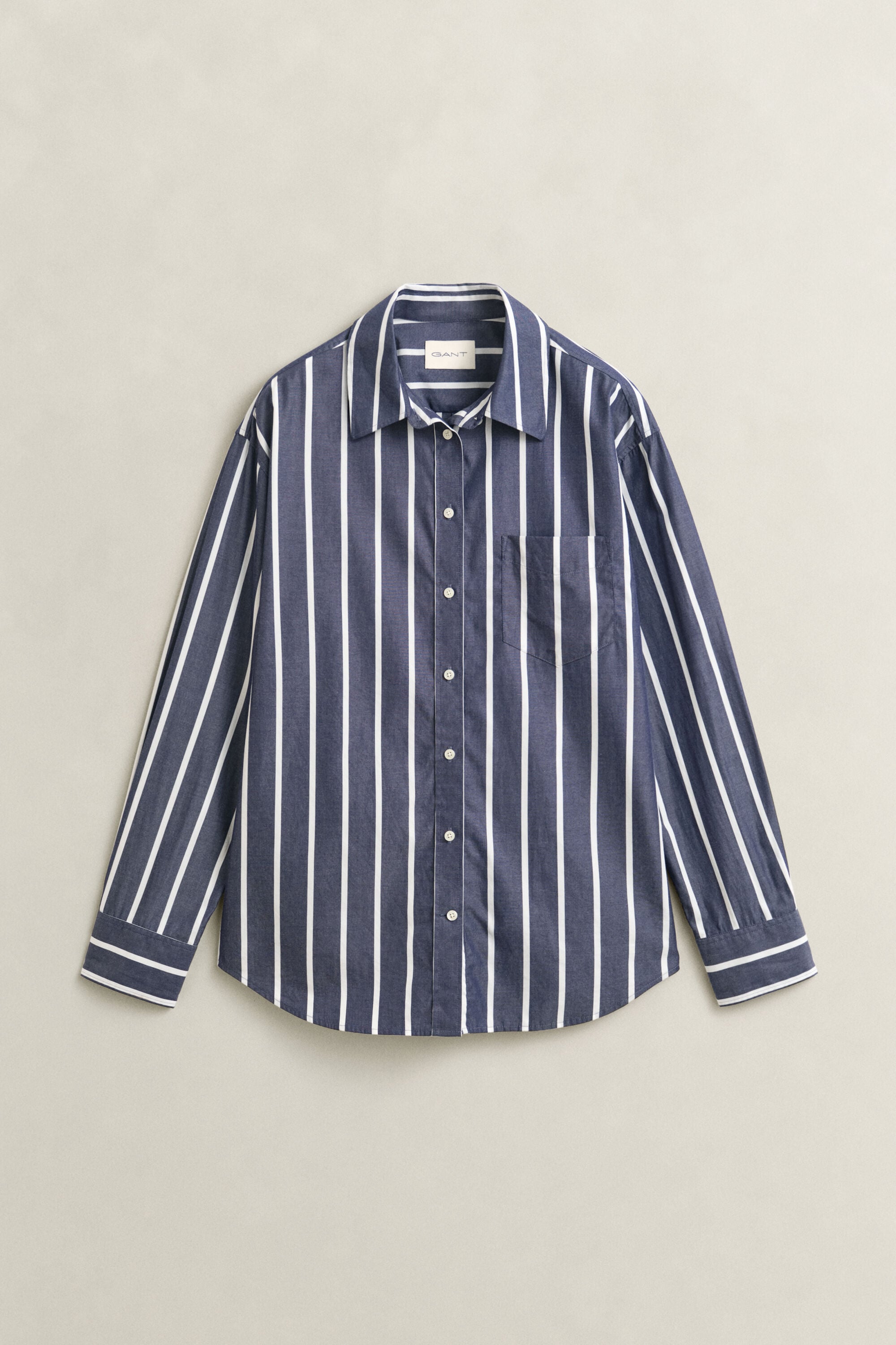 Relaxed fit ‑mitoitettu klassinen popliiniraitapaita