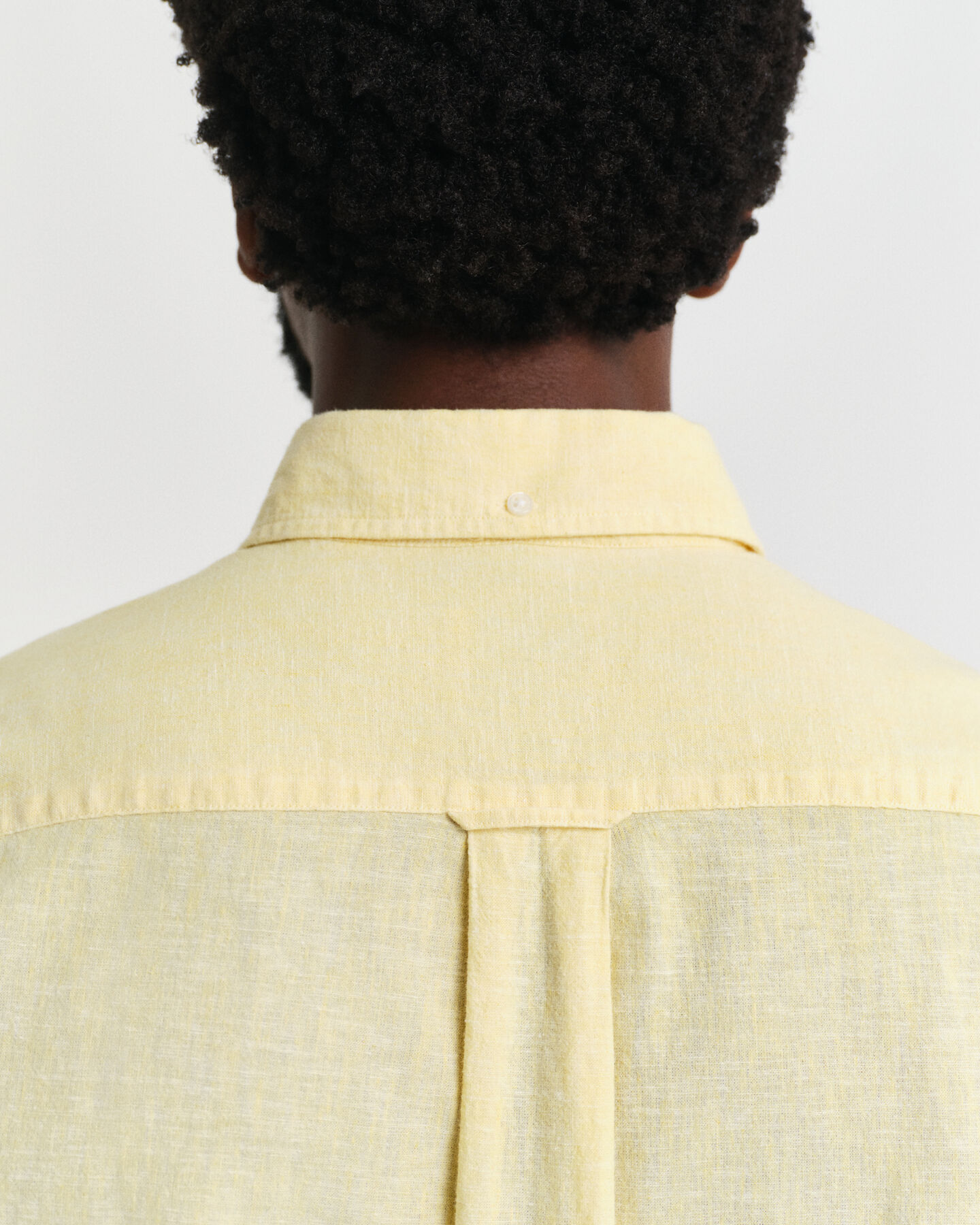 Regular&nbsp;fit ‑mitoitettu lyhythihainen paita puuvillapellavaa