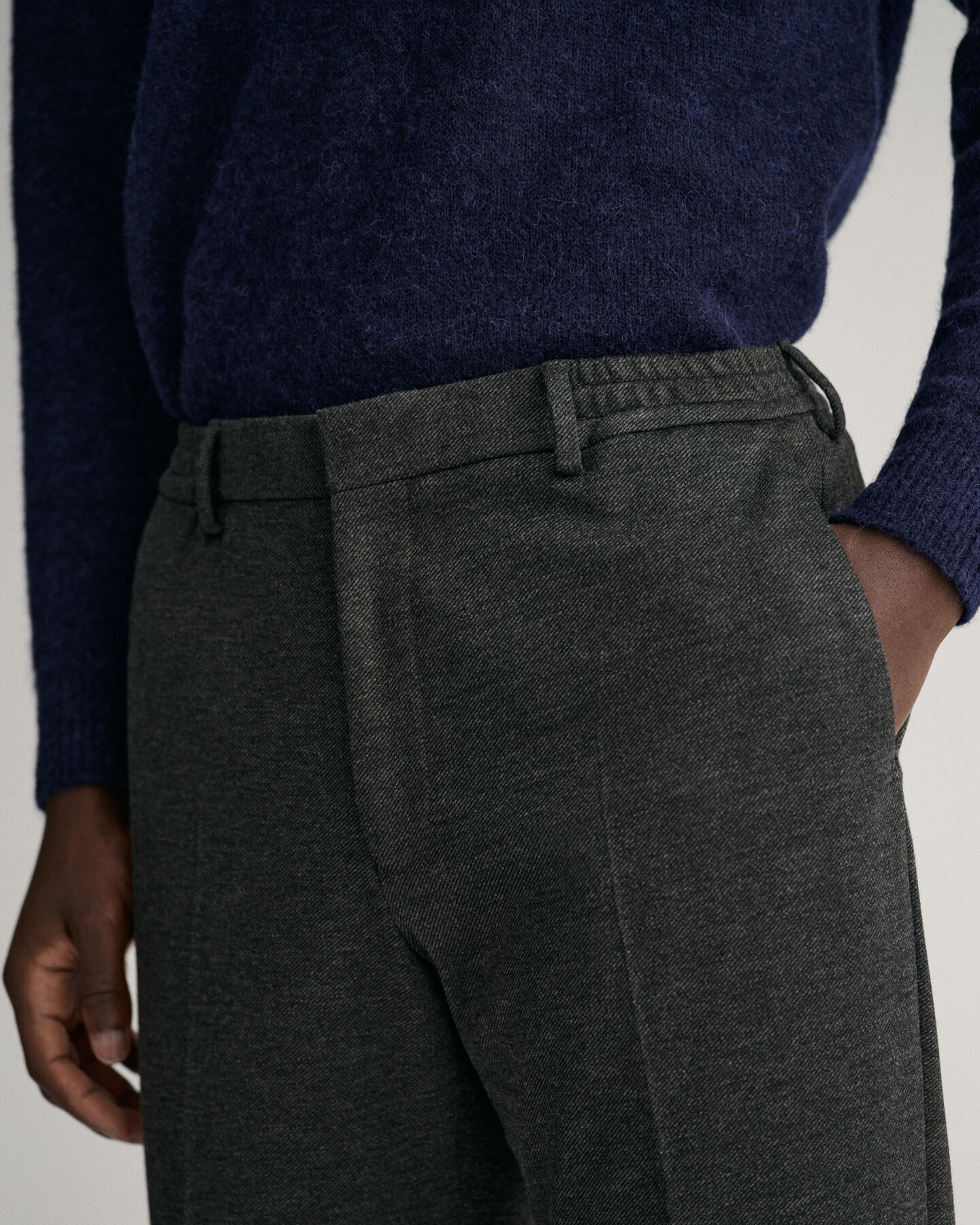 Jerseykankaiset puvunhousut