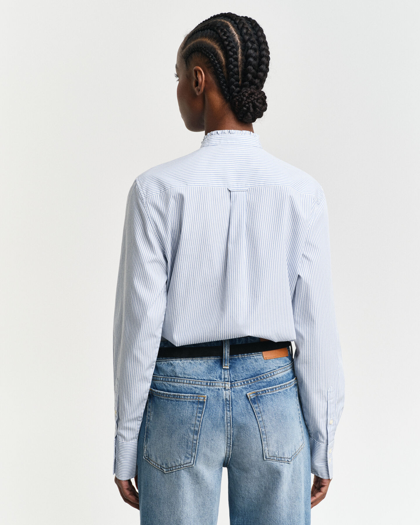 Regular fit ‑mitoitettu raidallinen röyhelöpaita